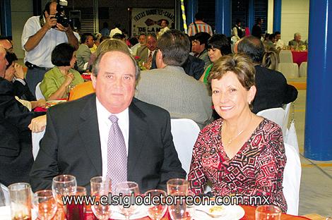Alberto Fernández Torres y Ofelia Rubio de Fernández.