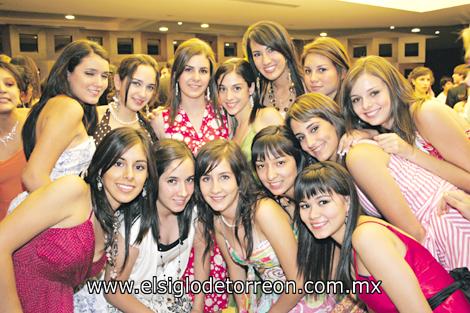 TERMINAN SECUNDARIA
Generación de Tercero de Secundaria del Colegio Americano de Torreón.