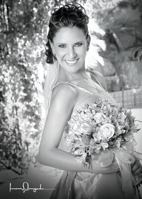Srita. Maribel Gutiérrez Aladro, el día de su enlace matrimonial con el Sr. Carlos Ramos Vásquez.


Estudio: Laura Grageda.