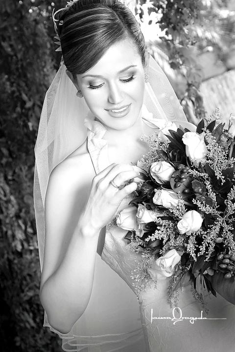 Srita. Thamara Rodríguez Uribe el día de su boda con el Sr. Sergio E. Hernández Vélez.


Estudio: Laura Grageda.