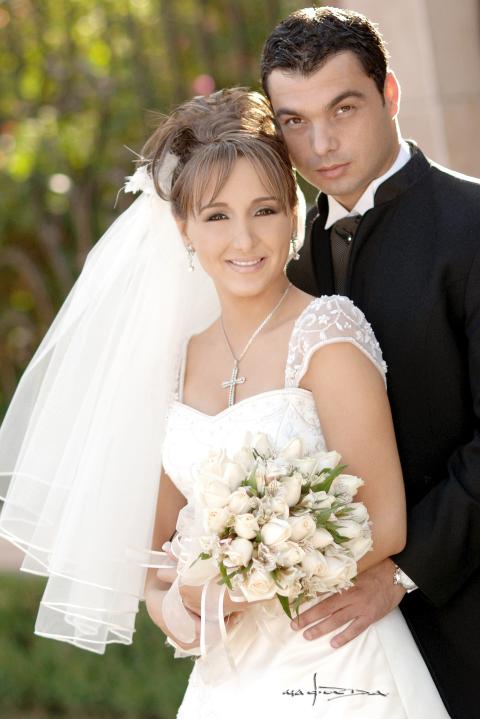 Sr. Ángel Eduardo Corres Arratia y Srita. Natalia Hinojosa Villar contrajeron matrimonio religioso el pasado 20 de mayo en la parroquia de San Pedro Apóstol.



Estudio: Maqueda.