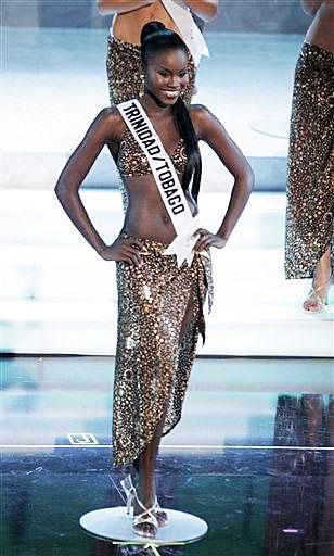 Las anteriores ganadoras puertorriqueñas de la corona de 'Miss Universo' son Marisol Malaret (1970), Deborah Carthy-Deu (1985), Dayanara Torres (1993) y Denise Quiñones (2001).