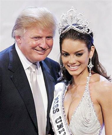El jurado estuvo integrado por la presentadora boricua María Celeste Arrarás y la Miss Universo 2003, la dominicana Amelia Vega y última ganadora latinoamericana de la corona.