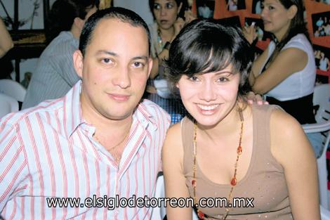 Ramón Arzos y Rhoda Real.