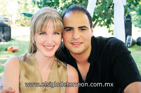 María Fernanda Gutiérrez de Burnes y Jaime Burnes.