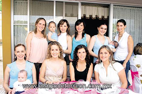 Miriam de Batarse, María Elena Ducoulombier y Enrique Olloqui,  Ana Elisa Viesca de Fernández, Arlette y Máximo Díaz de León, Blanca de Murra, Cynthia y Marco Antonio Pámanes, Cristina Maturino, Nadia de Garza Tijerina y Mónica de Meraz.