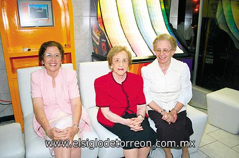 Josefina Torres de Gamboa, Ernestina Gamboa e Hilda Tostado.