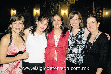 Luchita López, Alejandra Barrera, Elsa Claudia González, Ana Silvia Arenal y Miss Elvy Buttler.