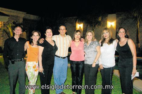 Jaime Martínez, Pecky Webb, Emma Casavantes, Rubén Cruz, Zaide Seáñez, Mónica Hamdan, Claudia Orduña y Gaby Duarte.