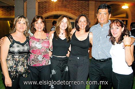 Ale Barroso, Malena Llama, Adriana Vázquez, Gaby Duarte, Horacio Enríquez y Ale Barrera.