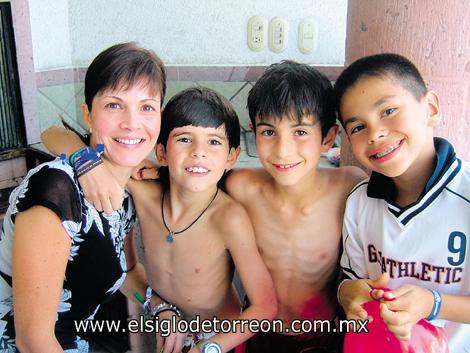 Analu, Daniel Estrada, Daniel Villarreal y Moncho