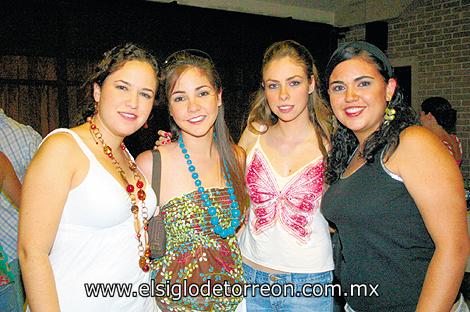María Angélica Amarante, Dora Alicia Flores, Celina Cepeda y Adriana Cepeda.
