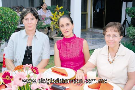 Ana Lucia Morales, Alejandra  Álvarez de González y Columba Valdez de Quezada