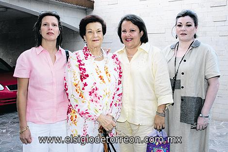 FUE UN LINDO CUMPLEAÑOS
Lourdes G. de Islas, Lorena G. De Cabranes, Consuelo I. de González y Beatriz G. de Lozano.