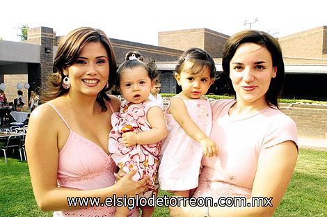 Massiel Manzanera de Anaya, Daniela Anaya Manzanera, Ana Karla Pérez Haro y Any Haro de Pérez.