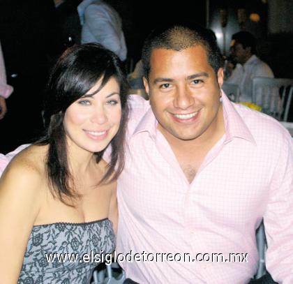 09082006
Sarahí Fahur y Jorge Puente.