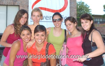 09082006
Paty Secunza, Priscilla de la Fuente, Jackie Jaik, Sofía Medina, Faby González, Charlotte Rodríguez y Natalia Ávalos.