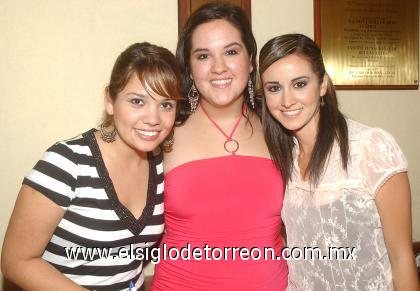 09082006
Linda Aldape, Lizania Agüero y Alda Murguía.