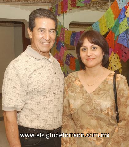 10082006
Ramiro Galindo y Silvia Estrada.