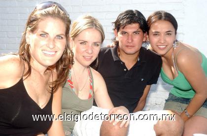 05082006 

Samantha Cantú, Érika Gama, Pancho Santibáñez y Cris Hernández