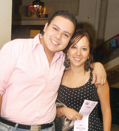 10082006

Luis Fernando Morales y Silvia Estrada.