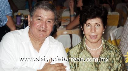 06082006 
José Armando García Triana e Io Camil de García.