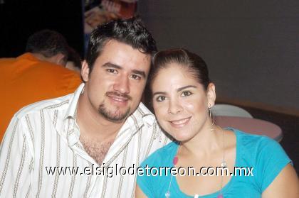 06082006 
Juan Siller y Paty Flores.