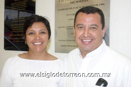 06082006 
Luz Elena y Jorge Santacruz.