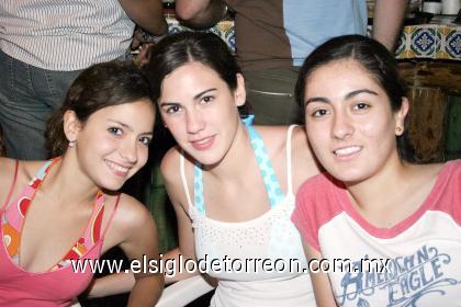 06082006 Marines Carrillo, Andrea Hernández y Mariana Ramírez.