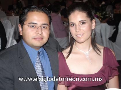 05082006 
 Eleno García  y Ceci Hinojosa