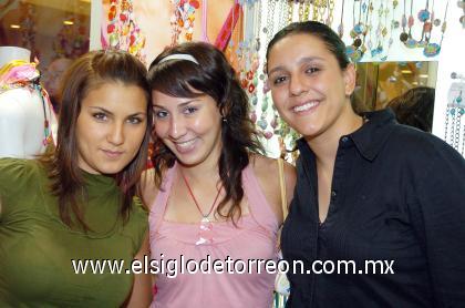 12082006 

 Belinda Rodríguez, Mariana Armendáriz y Ana Cristina Calderón