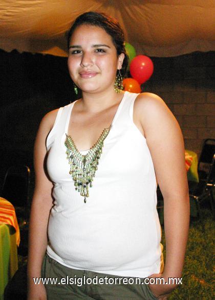 12082006 

Mariana Velázquez festejó recientemente su cumpleaños, con una reunión