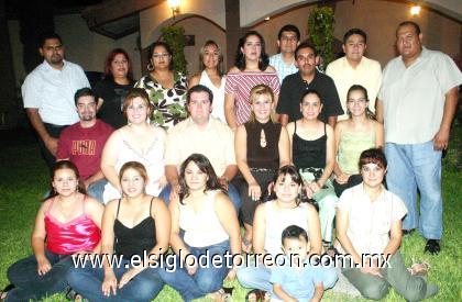 14082006

Francisco Javier, Liliana y Judith López Salazar festejaron sus respectivos cumpleaños, rodeados de sus amistades y familiares.
