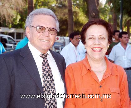 13082006 
Lorenzo de Lira y María Arenal.
