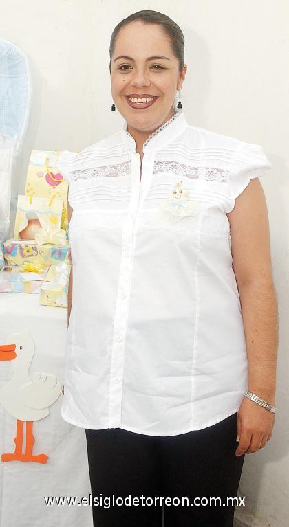 13082006 
Mónica Núñez, captada en su fiesta de canastilla.