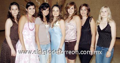 13082006 
Graciela del Villar Briones contraerá nupcias en breve, por lo que le fue organizada una fiesta de despedida.