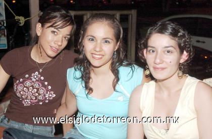 13082006 
Helga Perches, Bere Ávalos y Genny González.