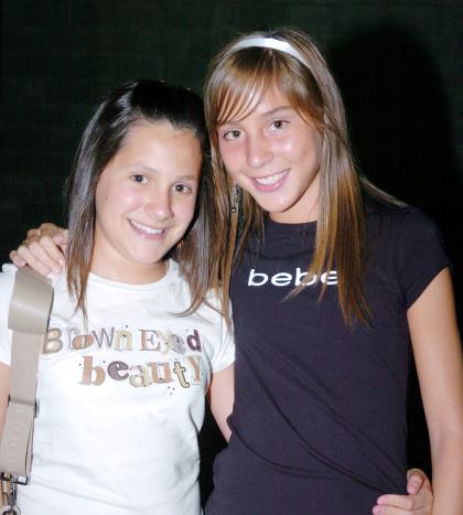 13082006 
Krisha Batarse y Daniela Armendariz.