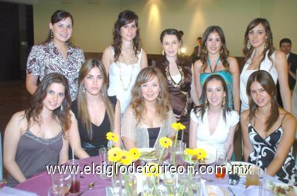 15082006
Lorena Murra, Mónica Alarcón, Jaqueline Montes, Ana Máynez, María Murra, Any Ochoa, Rosé Murra, Mague Hernández, Claudia Flores y Gaby Díaz de León.