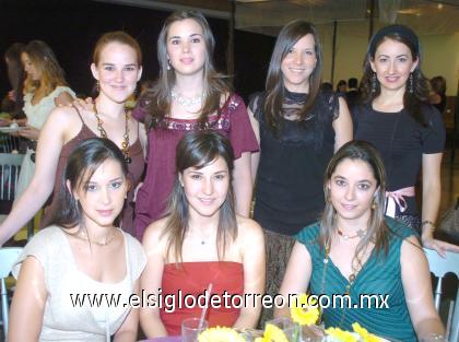 16082006
Dorita Obregón, Any Godina de Mexsen, Jimena Limón de Chibli, Sofía Martín, Daniela Cepeda, Julia Peña y Barby Willy.