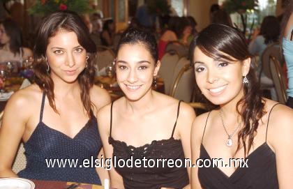 15082006_m_Leslie Hernández, Estrella David y Nydia Uribe.
