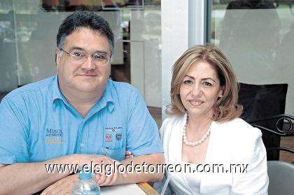 18082006 
Javier Mijares y Rosario de Mijares.