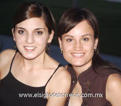 18082006 
Lorena González y Marlene de Martínez.