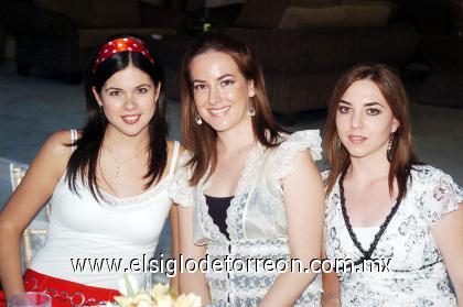 18082006 
Mariana Sánchez, Ana Cristina de la Peña y Susana Garza.