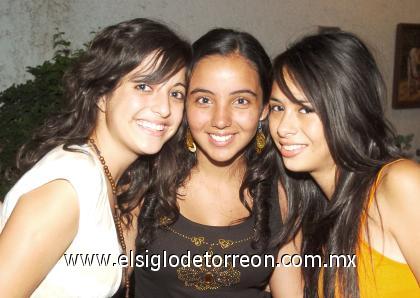 17082006
Scarlet Ordaz, Cecy López y Lorena Valádez.