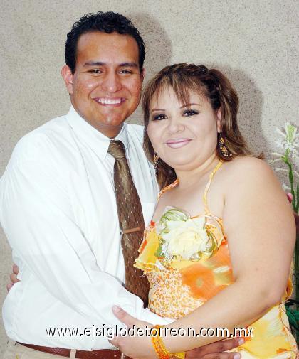 20082006 

Tere Reyes junto a su futuro marido, David Alvarado.