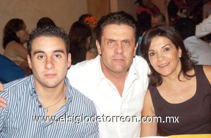 21082006
Guillermo de la Peña Cantú, Consuelo Cantú Cobo de De la Peña y Guillermo de la Peña Burillón.
