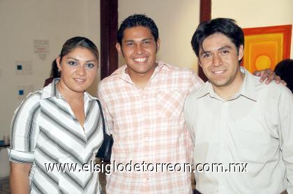 20082006 
Carla, Max  e Ismael Rodríguez.