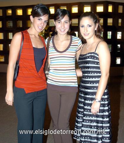 20082006 
Cristy Giacomán, Brenda Garza y Eugenia Berlanga.