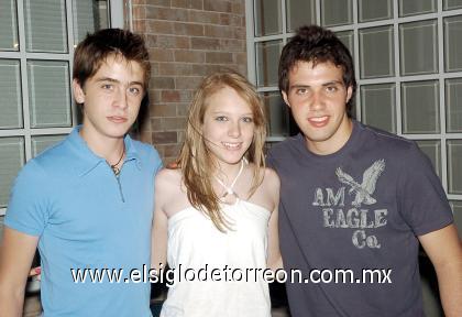 20082006 
Luis Weeb, Andrea Villarreal y Tito Salas.